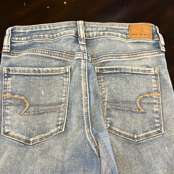 Size 8 American Eagle skinny jeans. Next Level Stretch. - Picture 4 of 6
